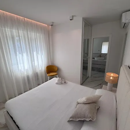Chic A Luxury Collection Center Apartmán *