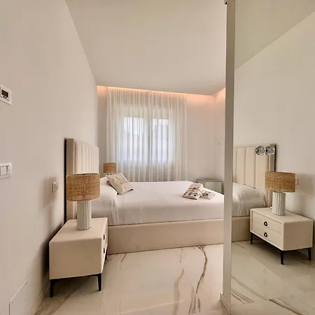 Chic A Luxury Collection Center Apartmán *